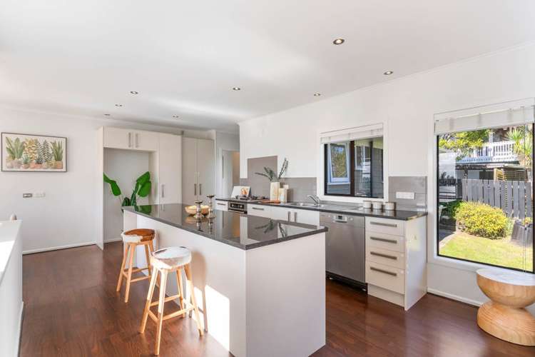 16 Mawson Avenue Torbay_5