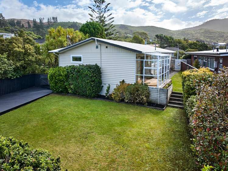 13 St Edmund Crescent Tawa_22