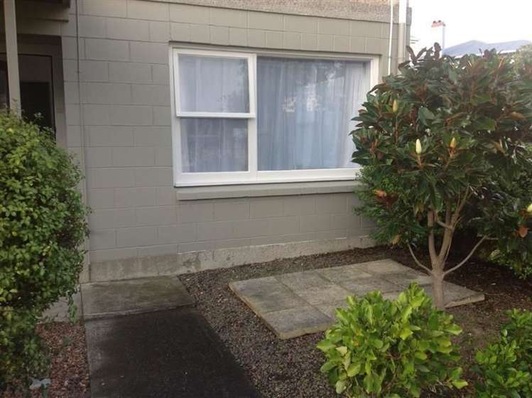 12/16 Queens Parade Devonport_11