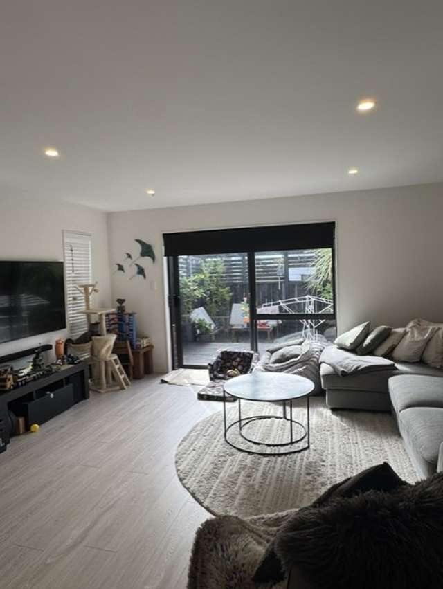 B/12 Kelwyn Road Kelston_2