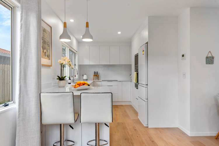 2/1 Mossop Rise Glenfield_4