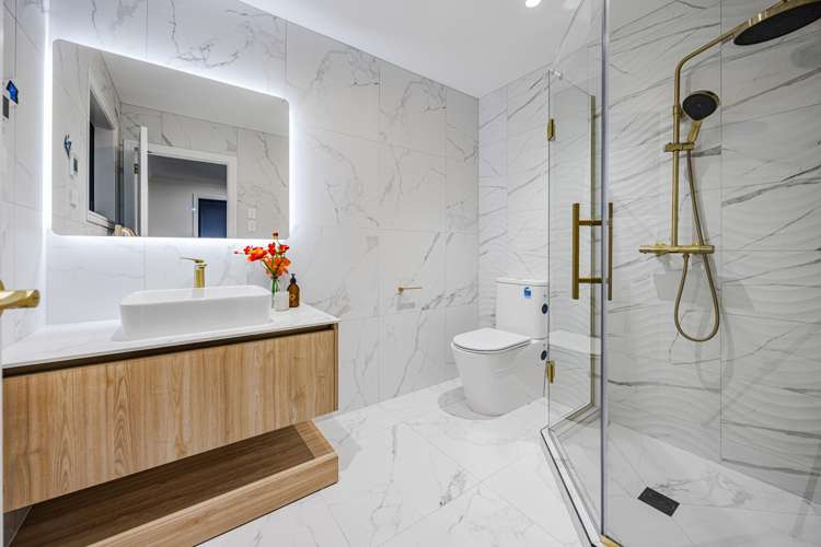 17 Ballyalton Crescent Flat Bush_27