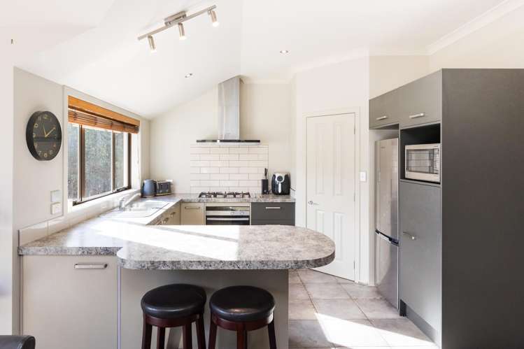 2 Mayfair Court_5