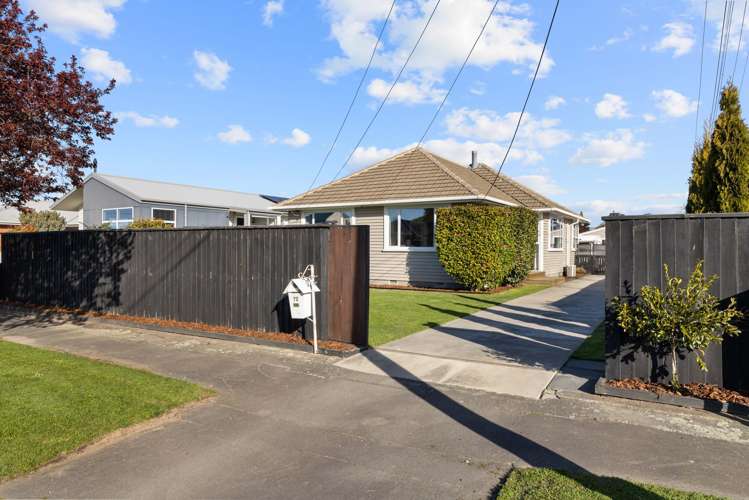 72 Birchfield Avenue Dallington_19