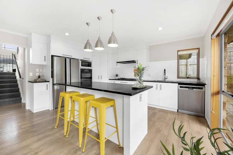 19 Gibbston Crescent Flat Bush_32