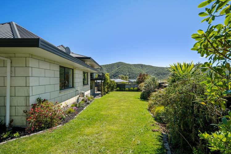 108 Moana View Road Waikawa Bay_25