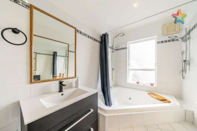 36 Gurney Road Kelson_10