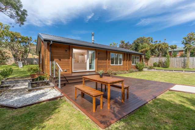 Your Broad Bay hideaway