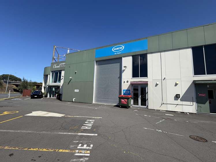 2/4 Clemow Drive Mt Wellington_3