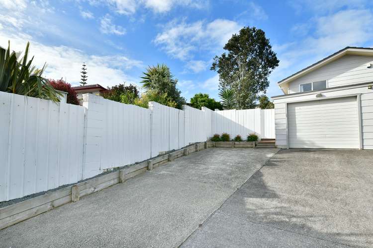1/17 Athena Drive Totara Vale_17