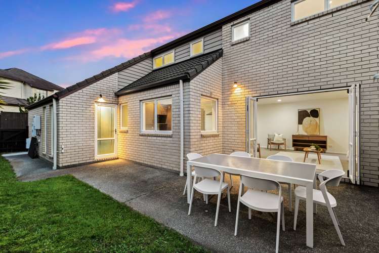 14 Topland Drive Flat Bush_18