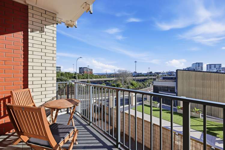 2A/23 Upper Queen Street Auckland Central_12