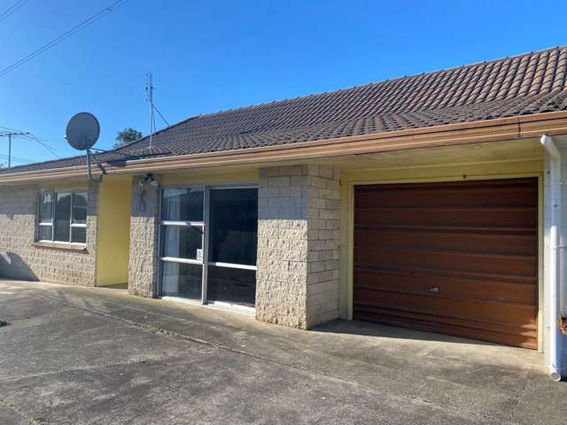 Spacious 3 Bedroom unit in Takanini