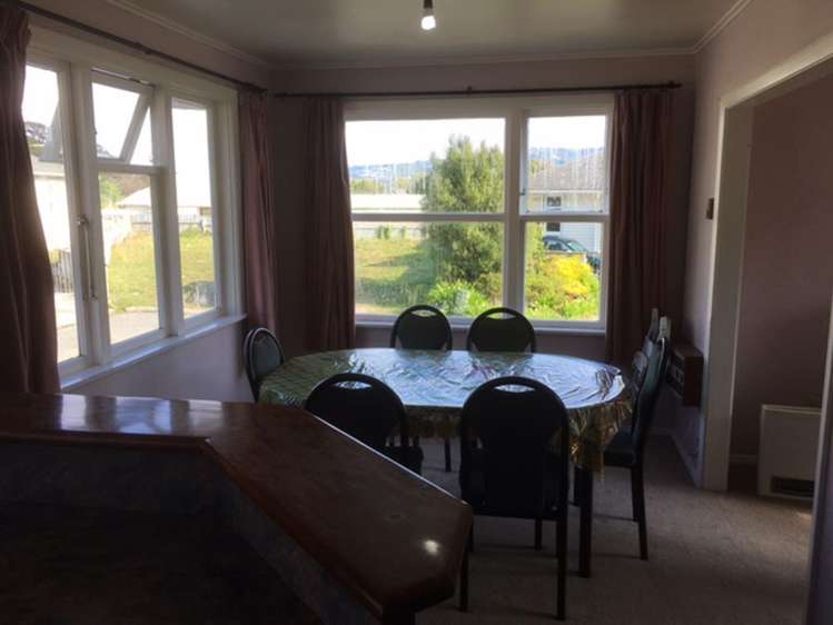 19 Helvetia Grove Naenae_4