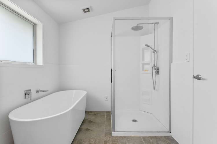 1/64 Seaview Road Castor Bay_25