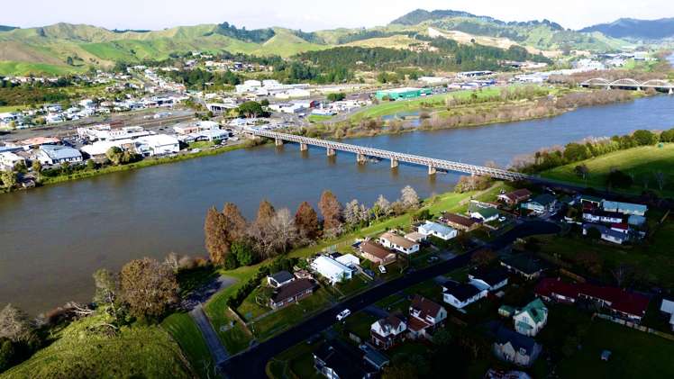 1 George Clay Place Huntly_13