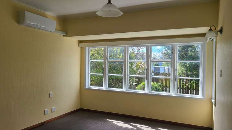 89 Savage Crescent West End_9