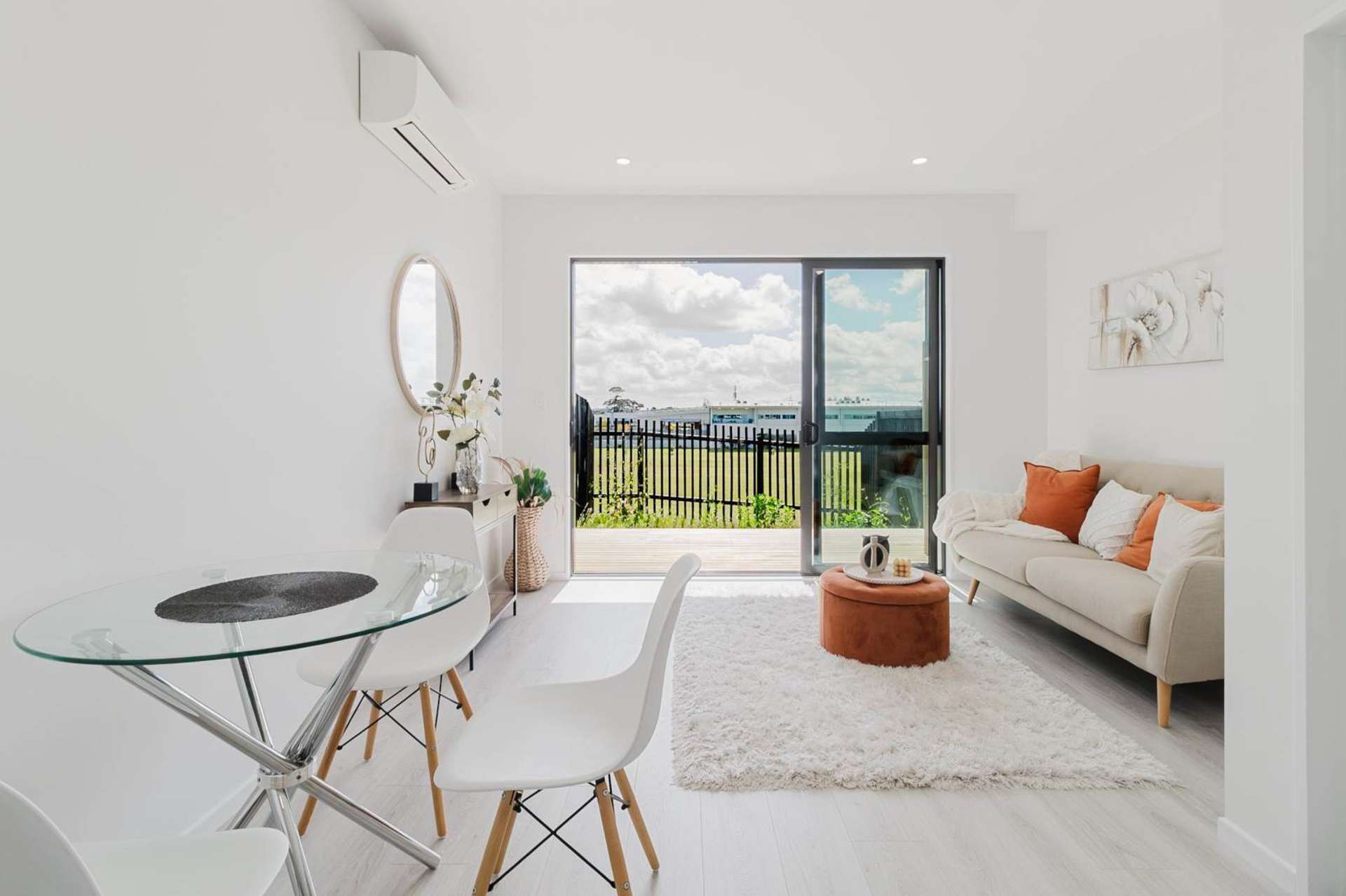 4/17 Barneys Farm Road Clendon Park_0