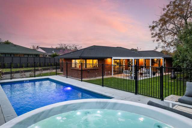 Five Bedrooms, Pool, Premium Setting