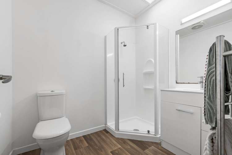 1/127 Moore Street Howick_24