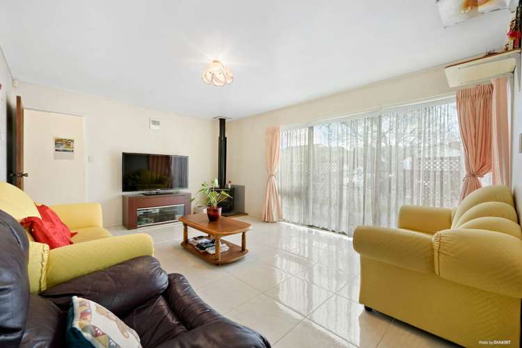 15 Diorella Drive Clover Park_11