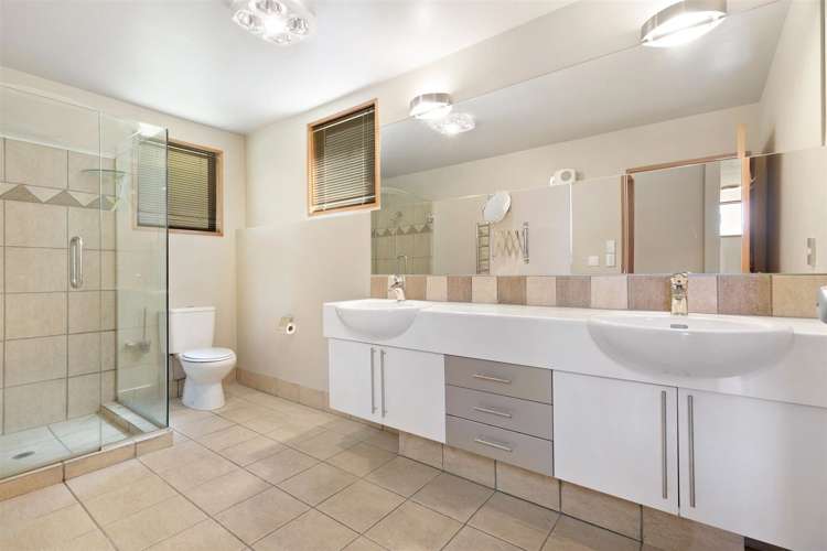 3 Caples Place Fernhill/Sunshine Bay_15