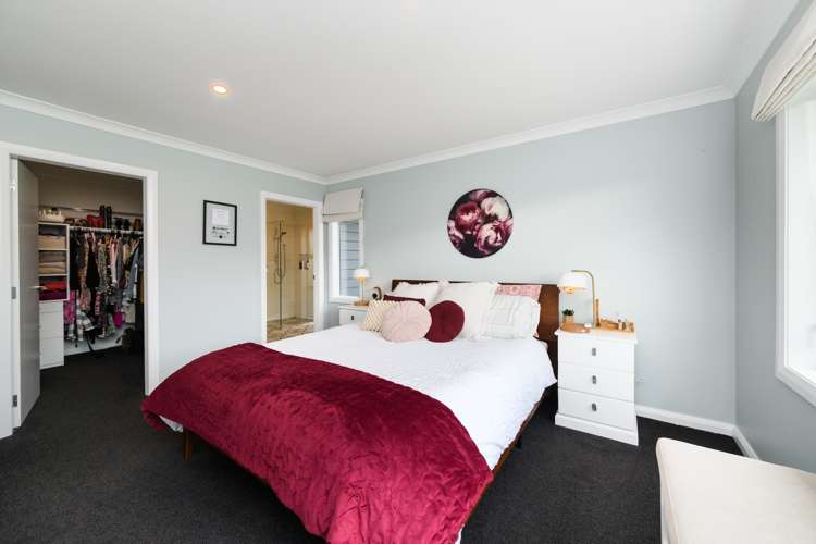 7 Roots Street East Feilding_5