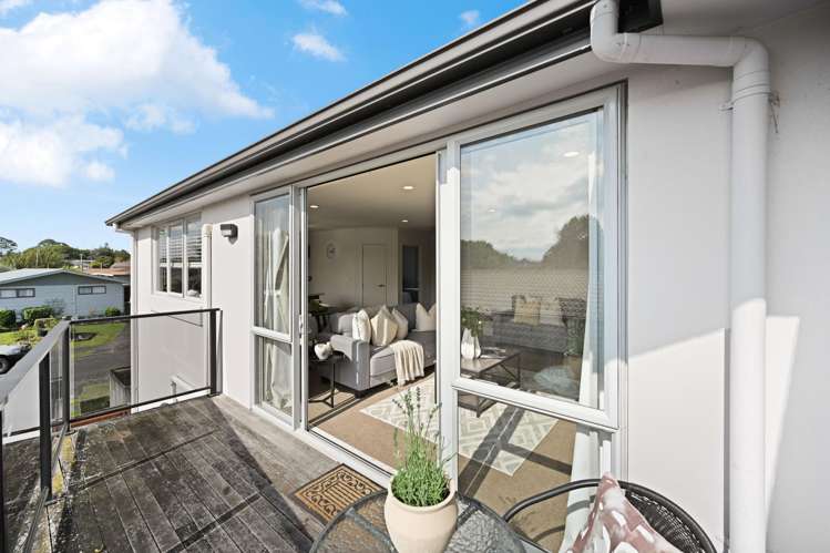 1/6 Page Place Hamilton East_13