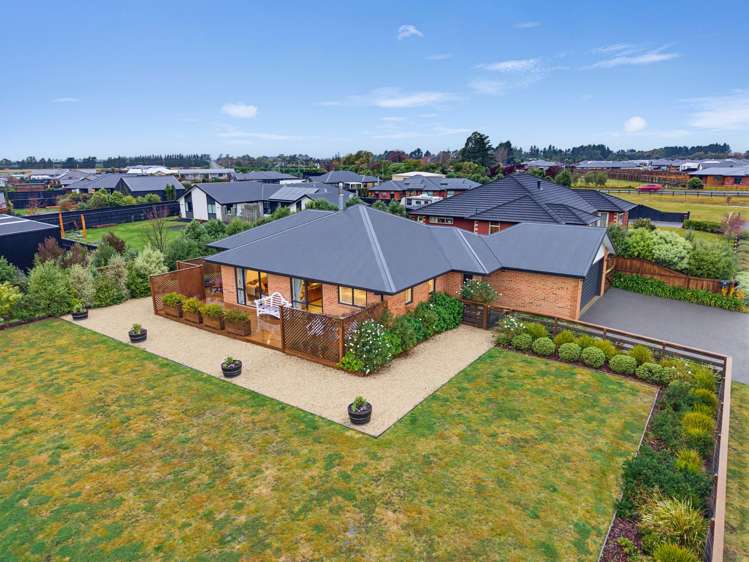 3/2 Loe Place Amberley_31