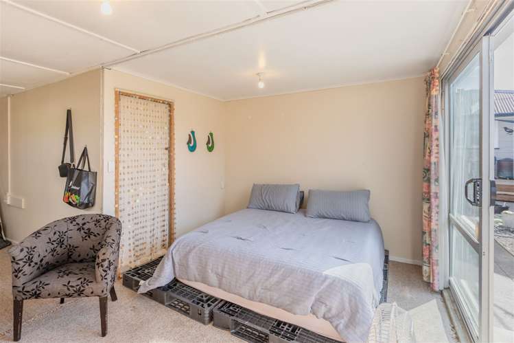 18 Neal Crescent Onekawa_19