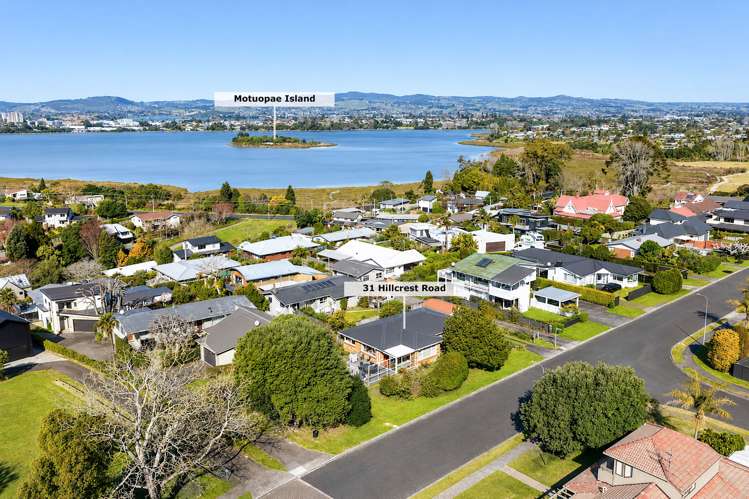 31 Hillcrest Road Otumoetai_1