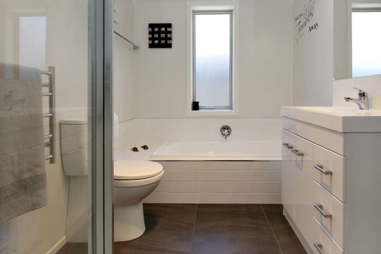 8 Carmello Grove Richmond_14