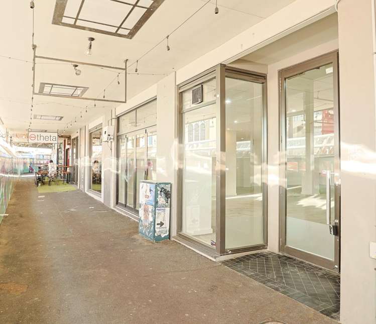 Shop 1/12 Beresford Square City Centre_3