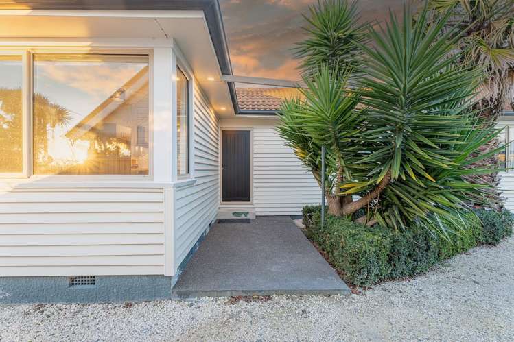 666 Avonside Drive Avonside_12