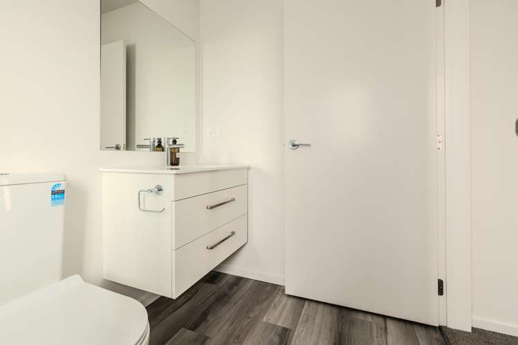 2/99 King Street Sydenham_24