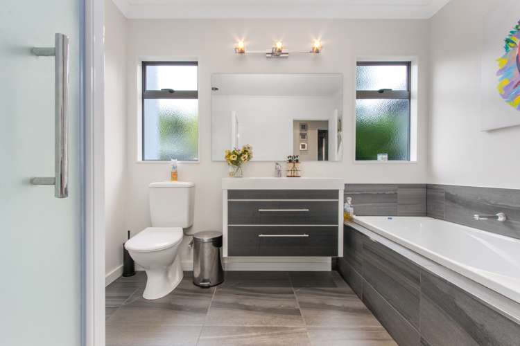 11 Tasman Drive Poraiti_15