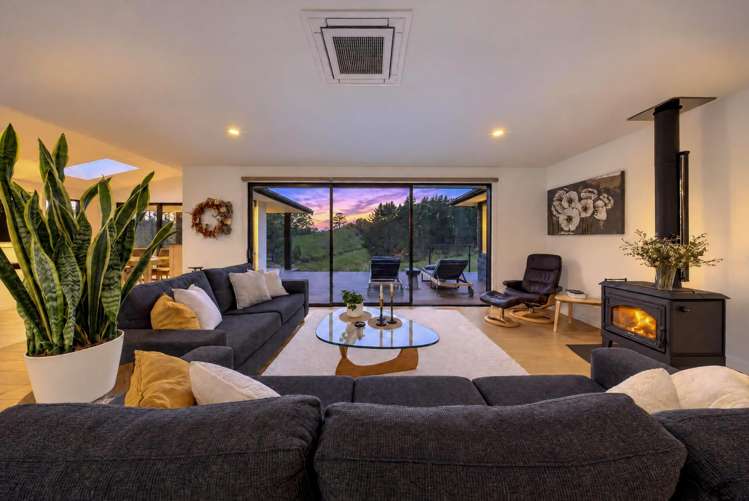 1211b Weranui Road_4