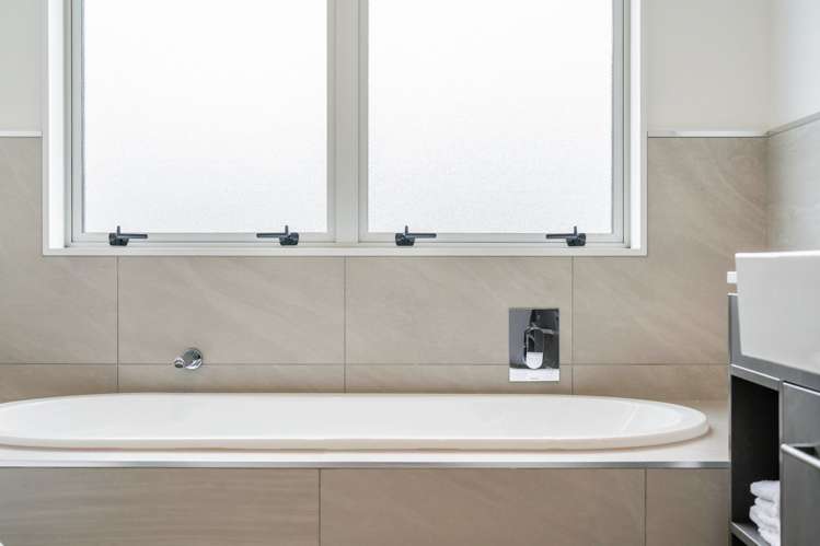 81 Mackay Drive Greenhithe_20