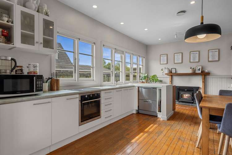 80 Lord Rutherford Road North_4