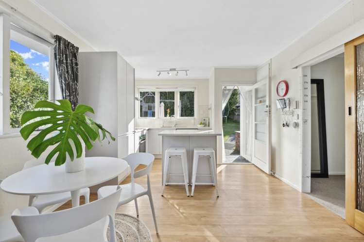 2 Seine Road Forrest Hill_22