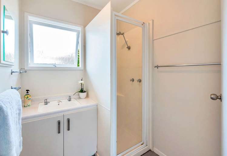 2/4 Waterloo Road Milford_13