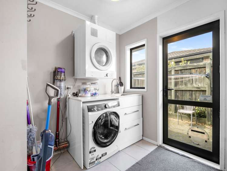 15 Carroll Place Owhata_24