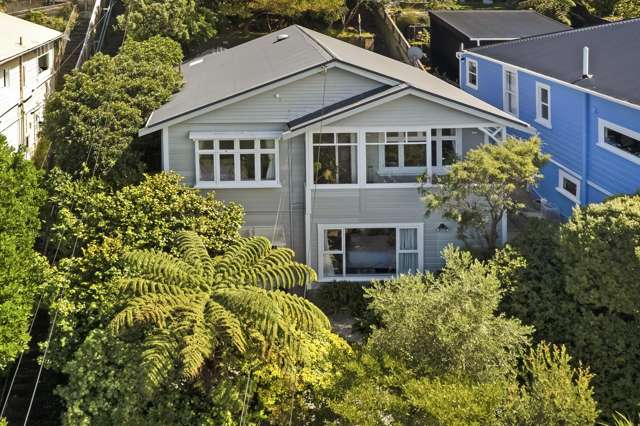 STUNNING SEA VIEWS IN SOUGHT-AFTER HATAITAI