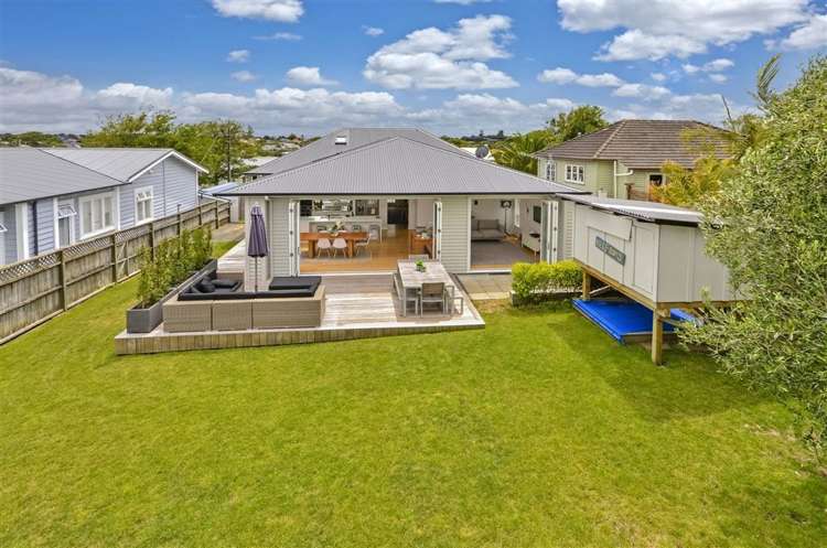 17 Egremont Street Belmont_1