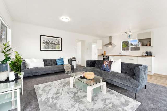 Timeless Kiwi Coastal Charm - Make It Home