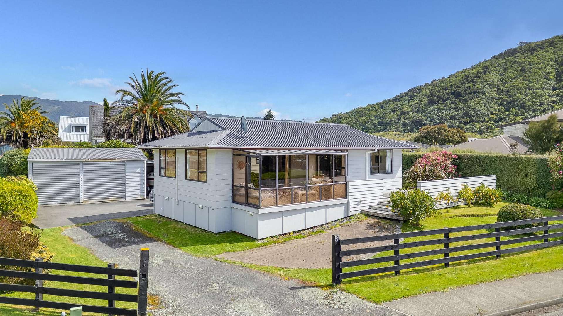 8 Beach Road Waikawa_0