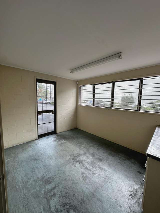 3A/58-62 Henderson Valley Road Henderson_1