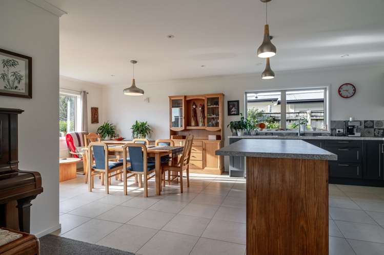 6 Silkwood Place Fitzherbert_23