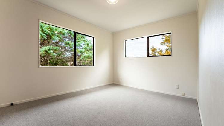  18 Shadon Place Stanmore Bay_5
