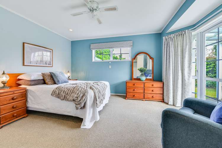 11 Sandalwood Drive Dinsdale_13